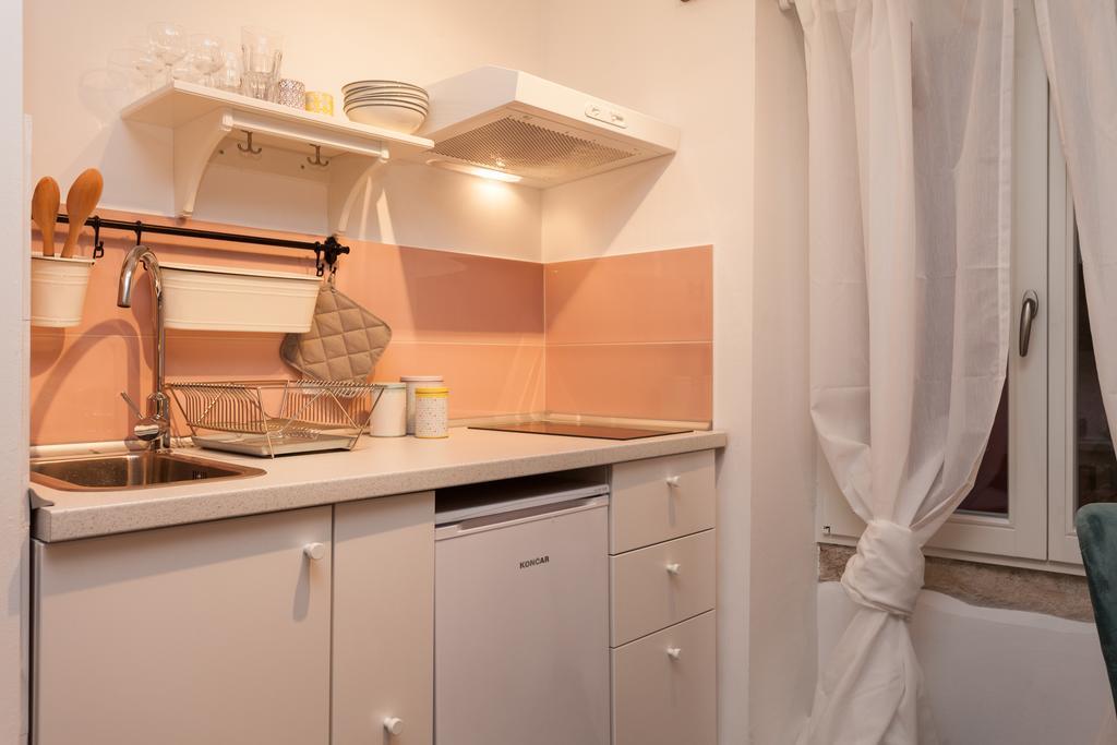 Apartments And Rooms Hey ロヴィニ エクステリア 写真